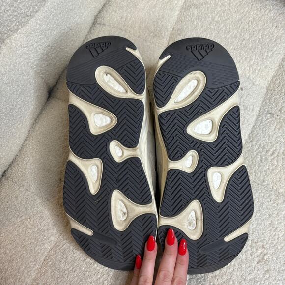 Adidas Yeezy Boost 700 in Salt - Picture 7 of 9